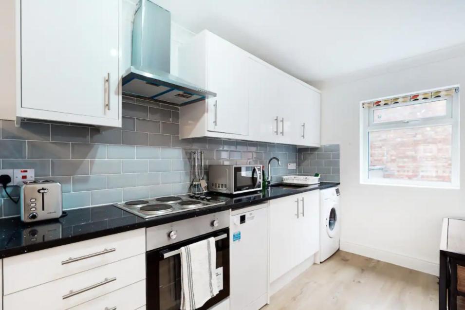 Modern Split Level 1 Bedroom Flat In Aldgate Londra Exterior foto